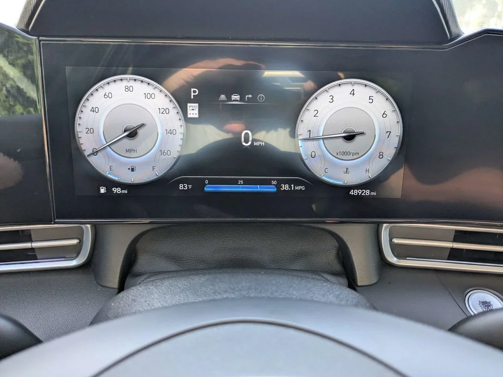Used 2025 Black Hyundai SEL Convenience image 29