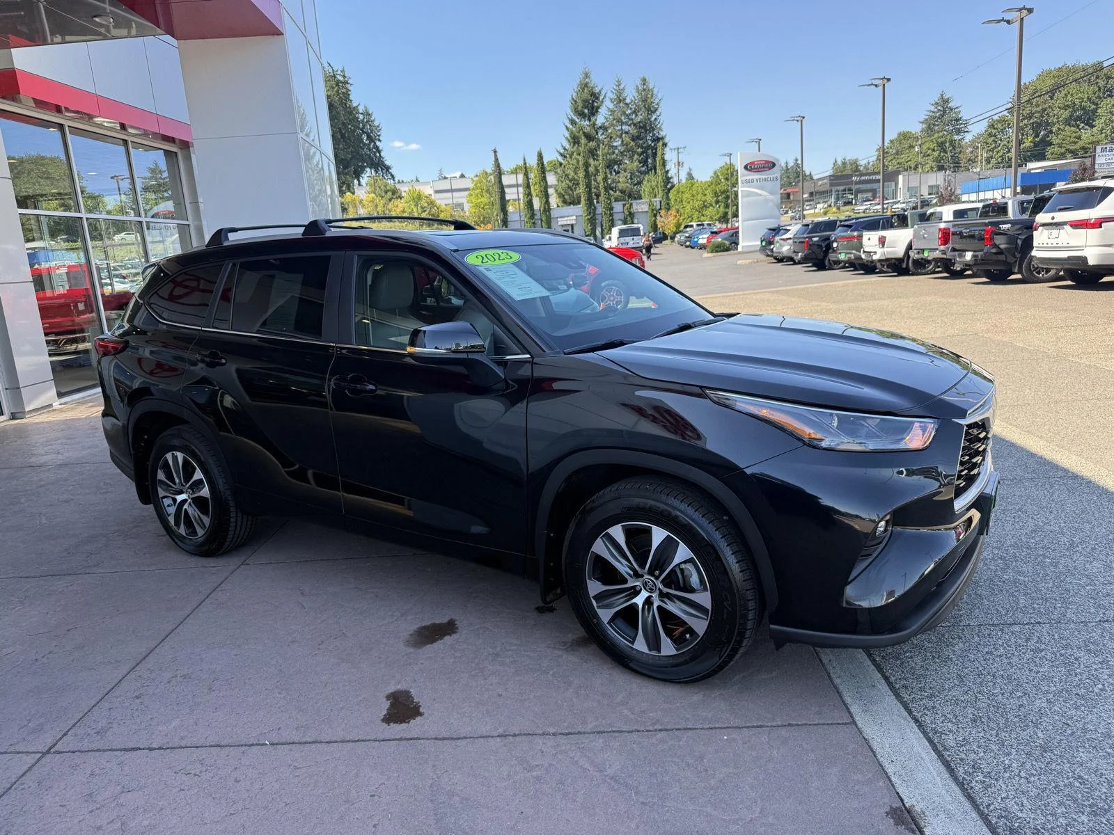 Used 2023 Midnight Black Metallic Toyota XLE image 7
