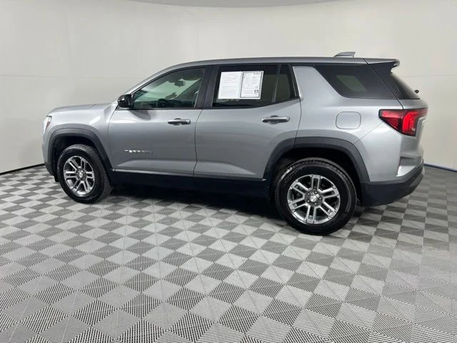 Used 2025 Silver GMC Elevation image 7