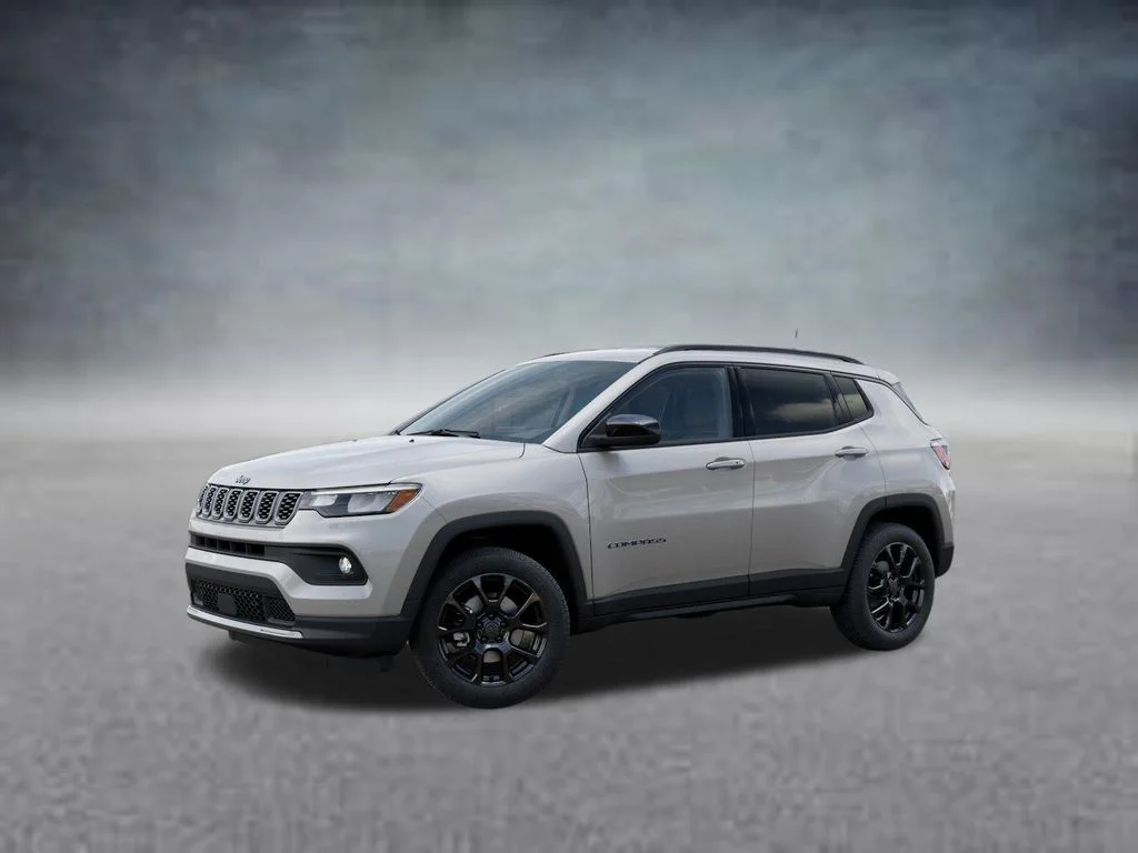 New 2026 Silver Zynith Metallic Clear-Coat Exterior Paint Jeep Latitude image 2