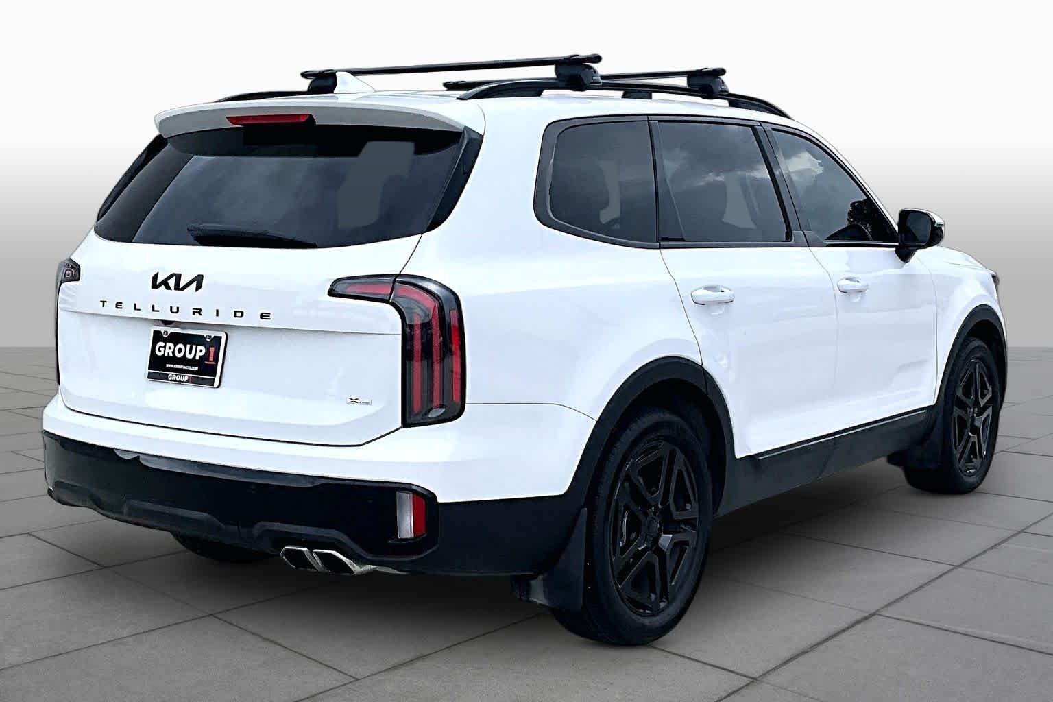 Used 2025 Glacial White Pearl Kia SX X-Line image 12