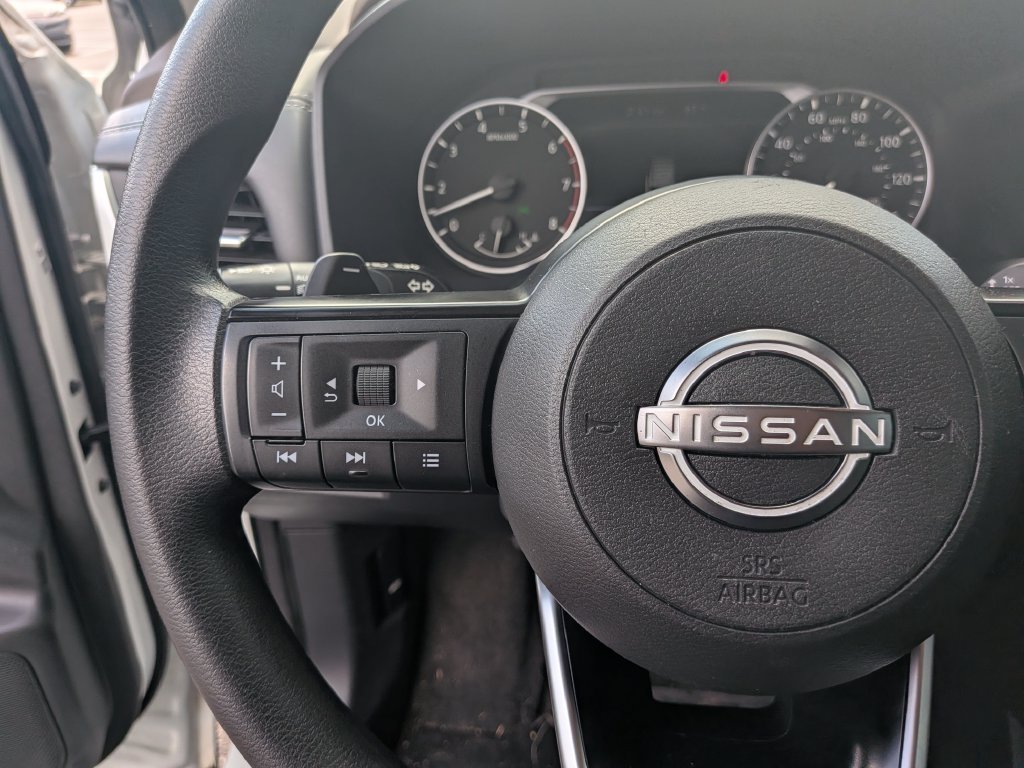 Used 2022 White Nissan S image 13