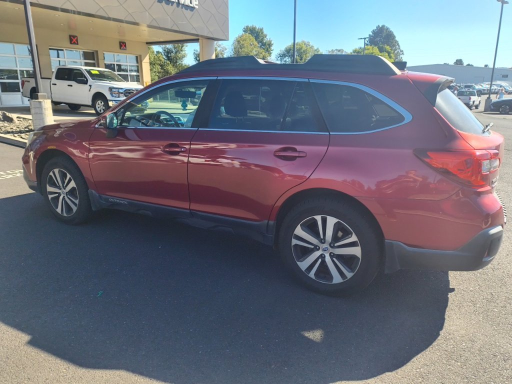 Used 2018  Subaru 2.5i image 9