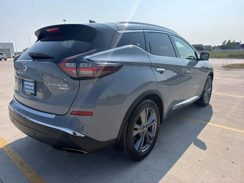Used 2021 Boulder Gray Pearl Nissan Platinum image 4