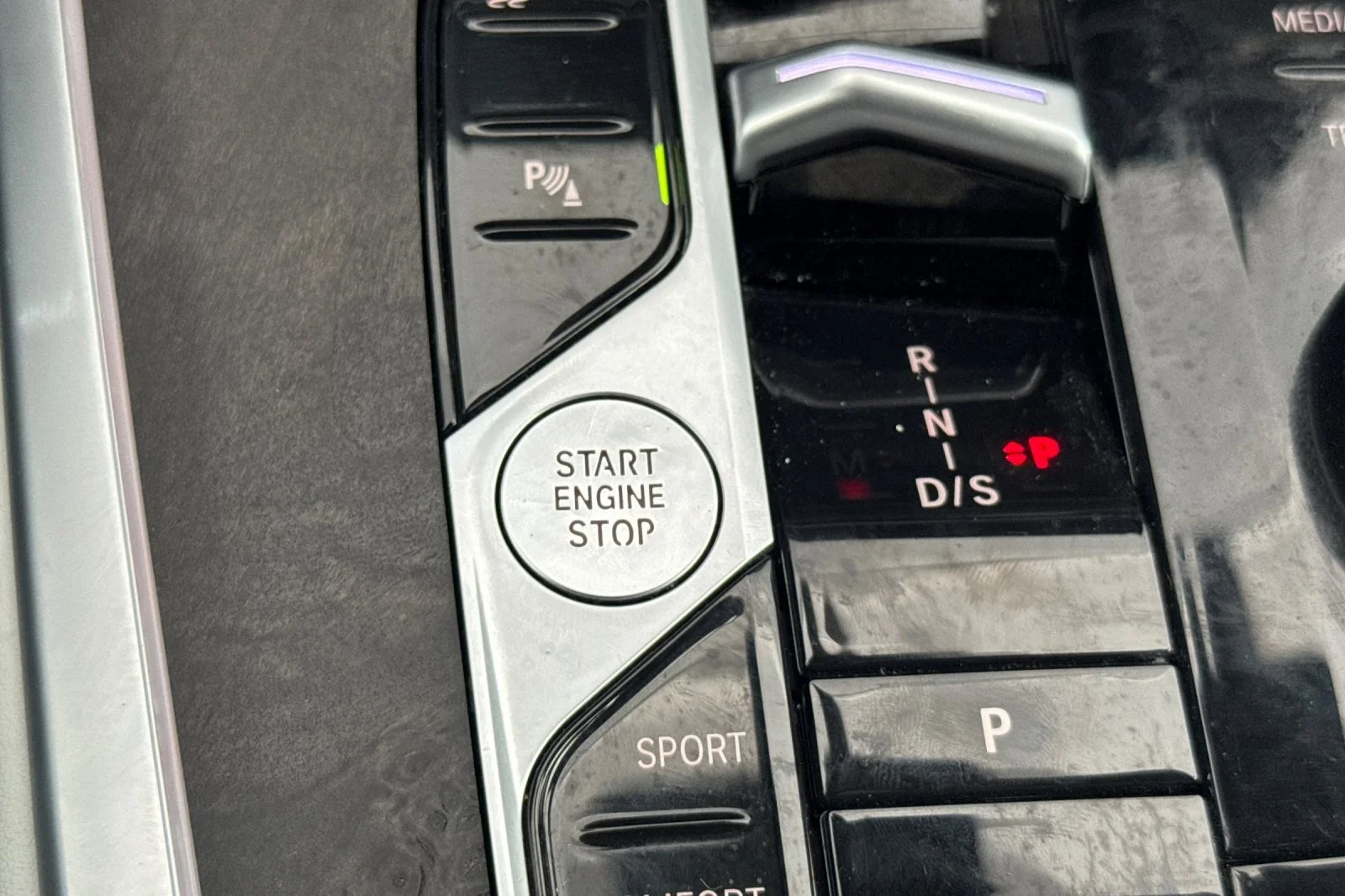 Used 2023 GREY METALLIC BMW xDrive40i MSport image 23