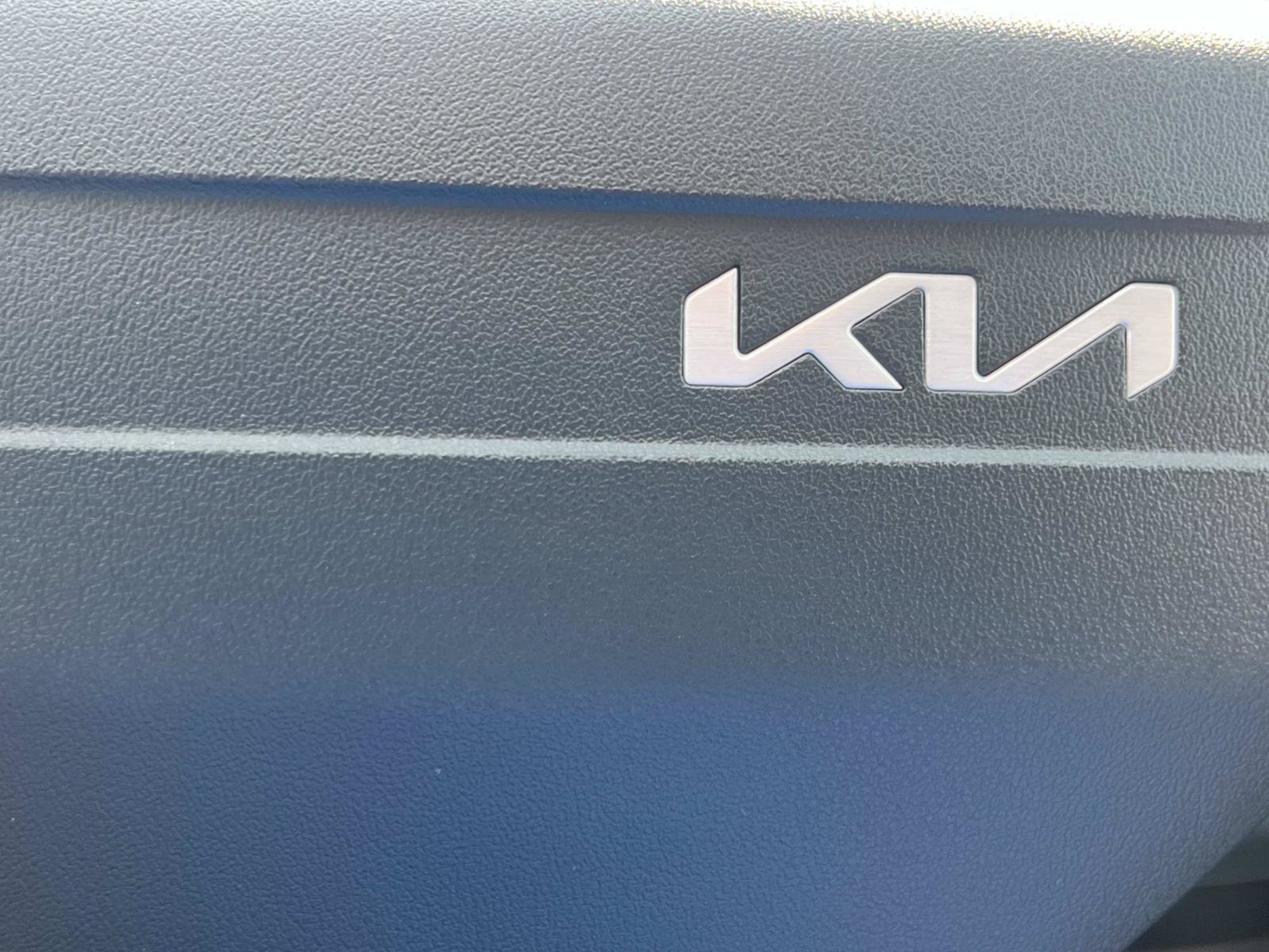 New 2026 Aurora Black Pearl Kia LXS image 23