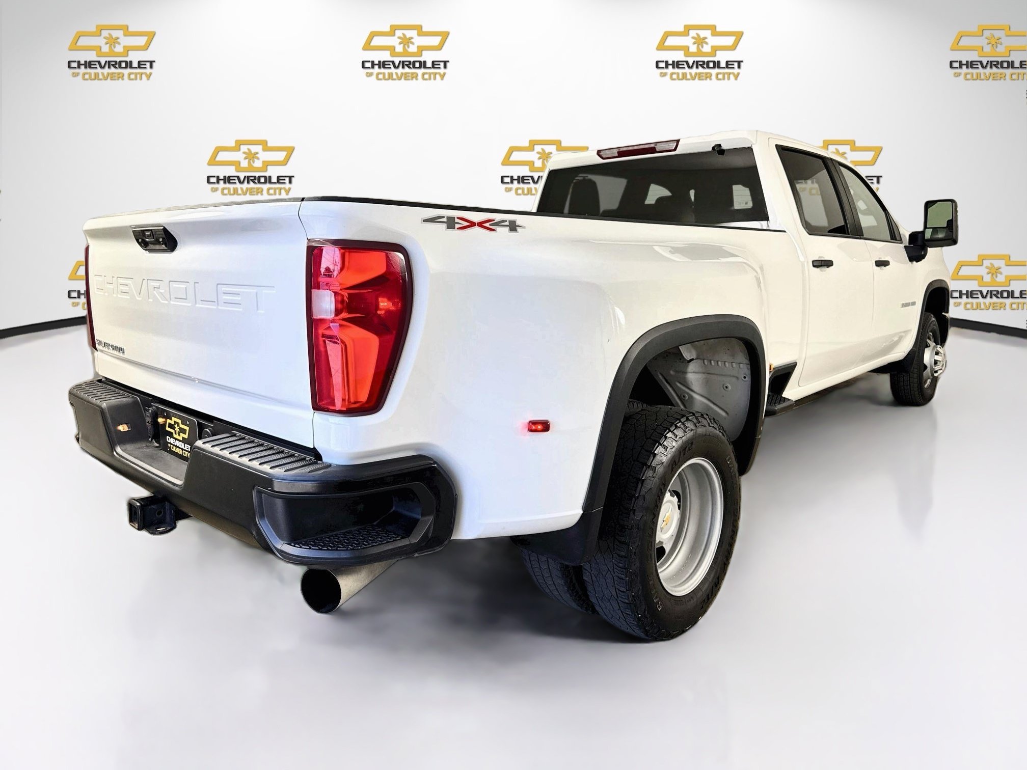 Used 2024 Summit White Chevrolet WT DRW image 8