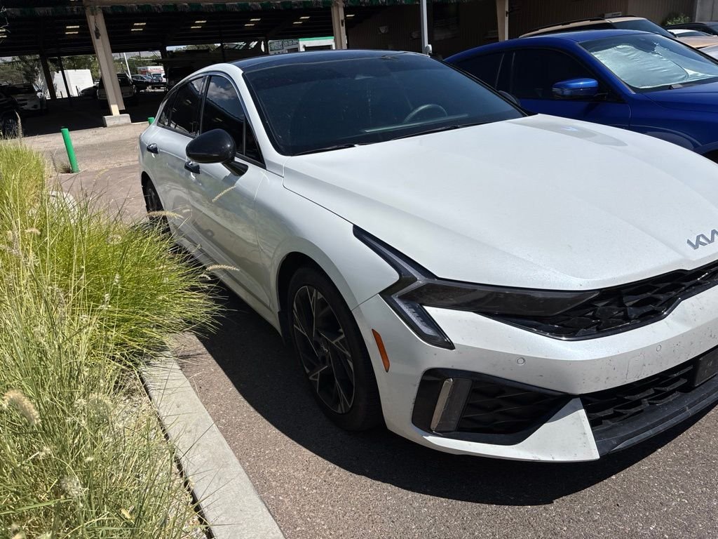 Used 2025 White Kia GT-Line image 1