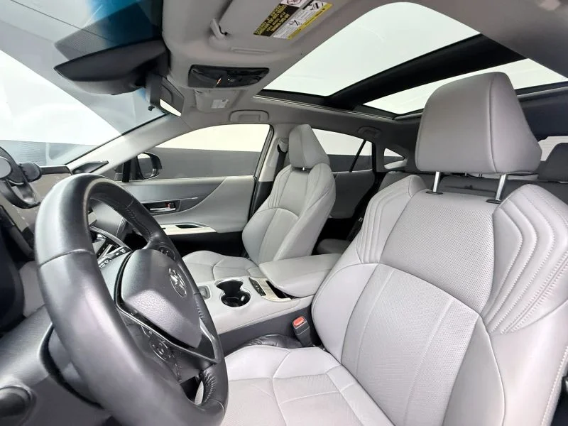 Used 2021  Toyota Limited Sport Utility 4D image 31