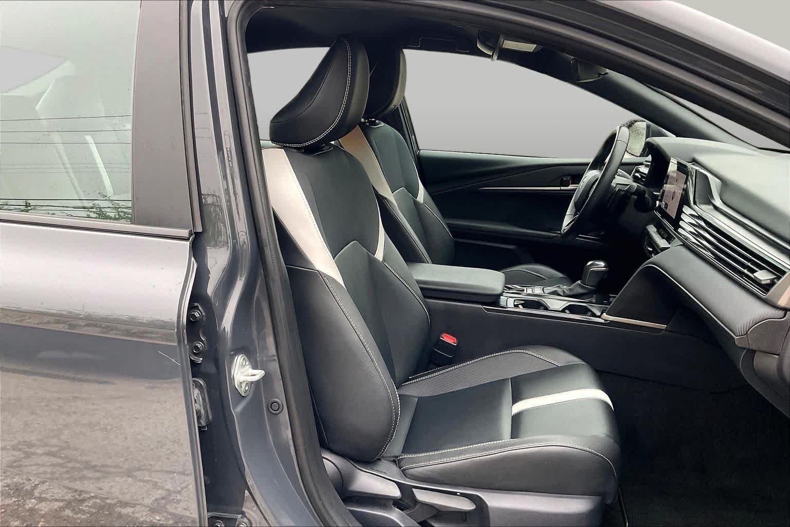 Used 2025 Underground Toyota SE image 9