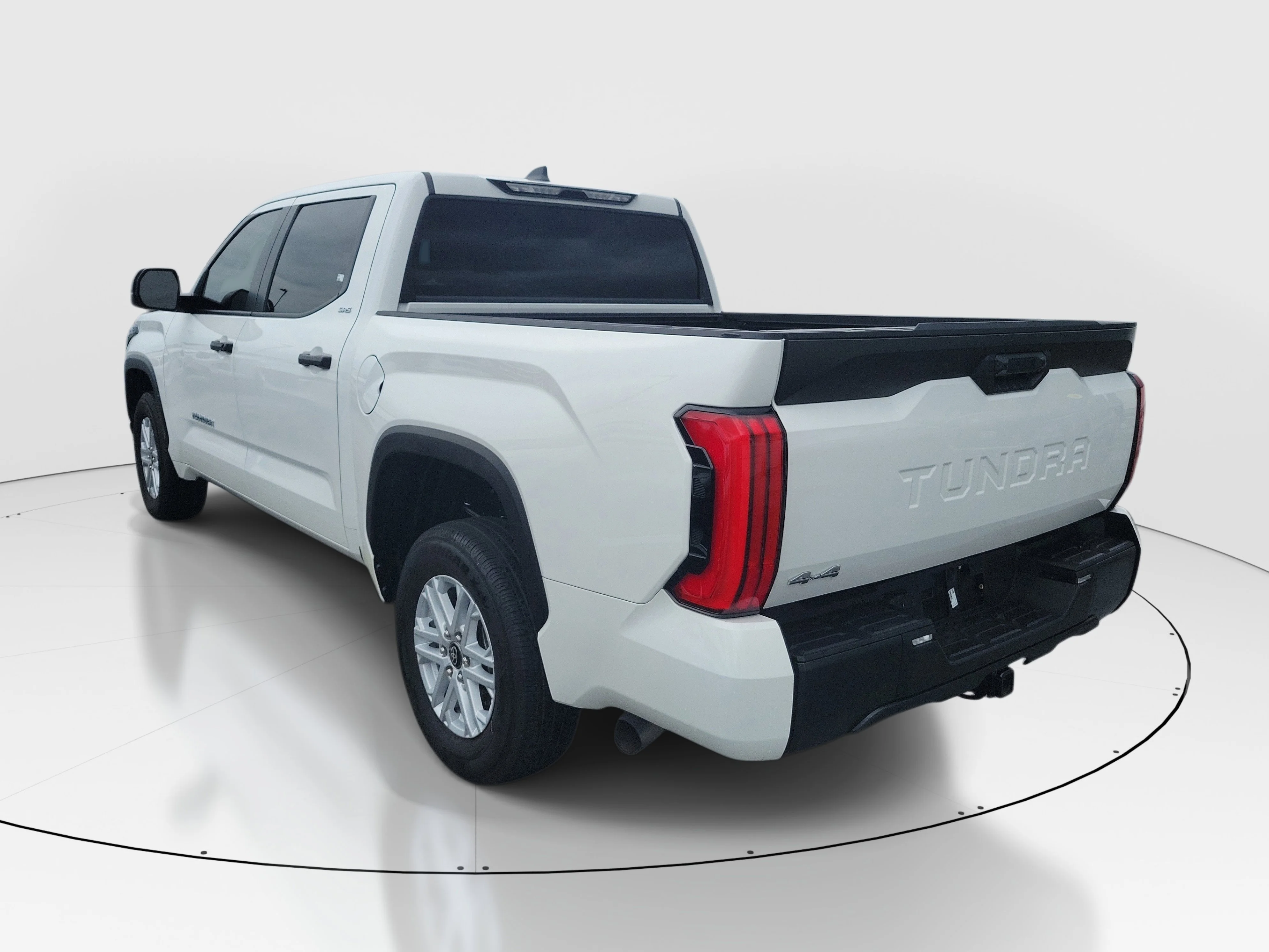 Used 2025 Ice Toyota SR5 image 4