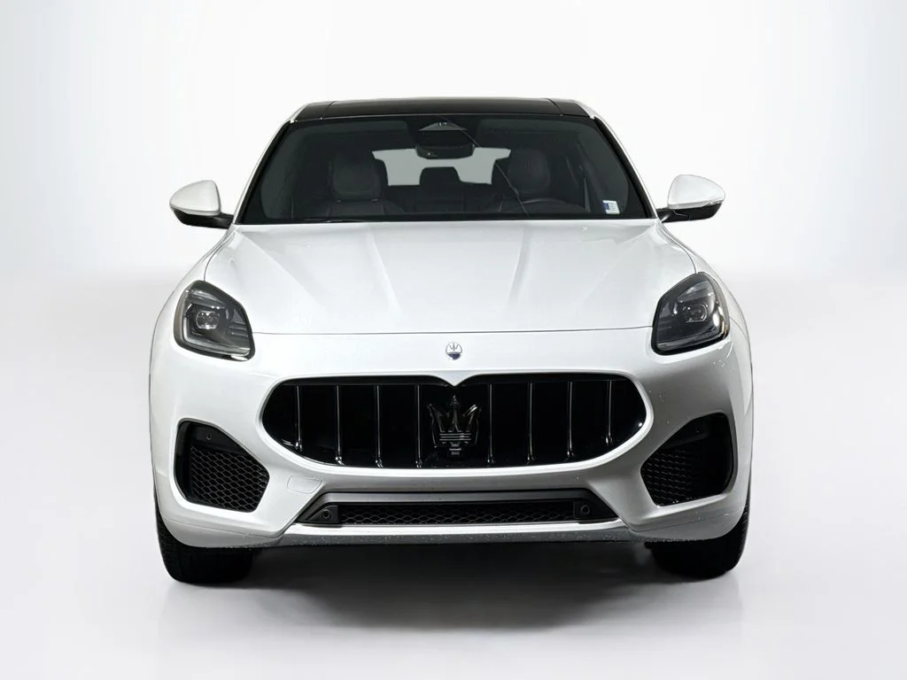 Used 2025 Bianco Maserati Base image 8