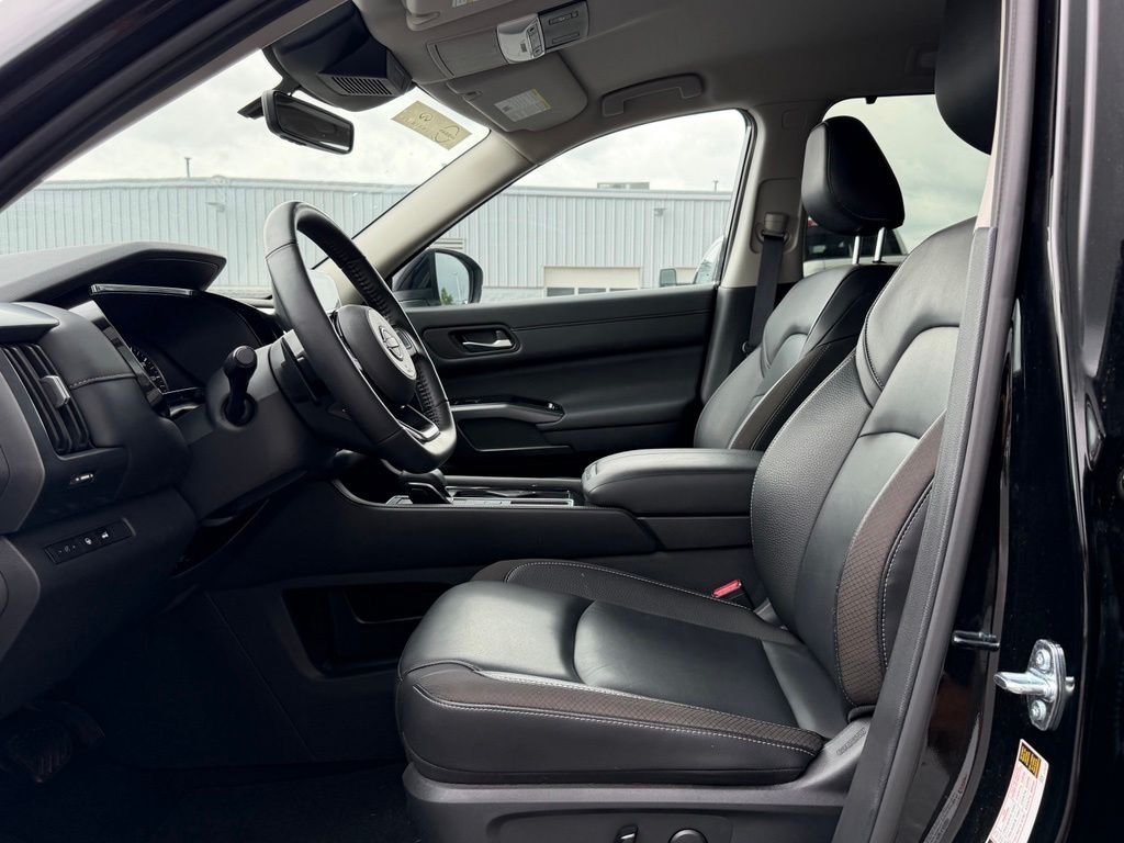 Certified Used 2025 Black Nissan SL image 12