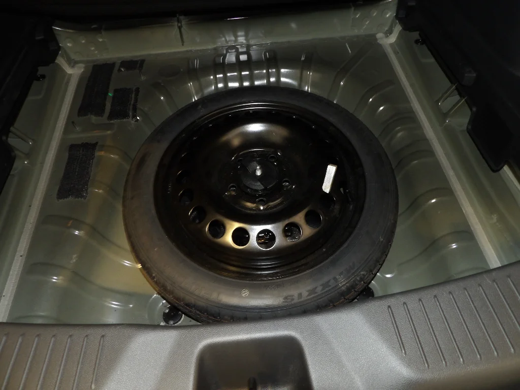 Used 2025 Ebony Twilight Metallic Buick Sport Touring image 19