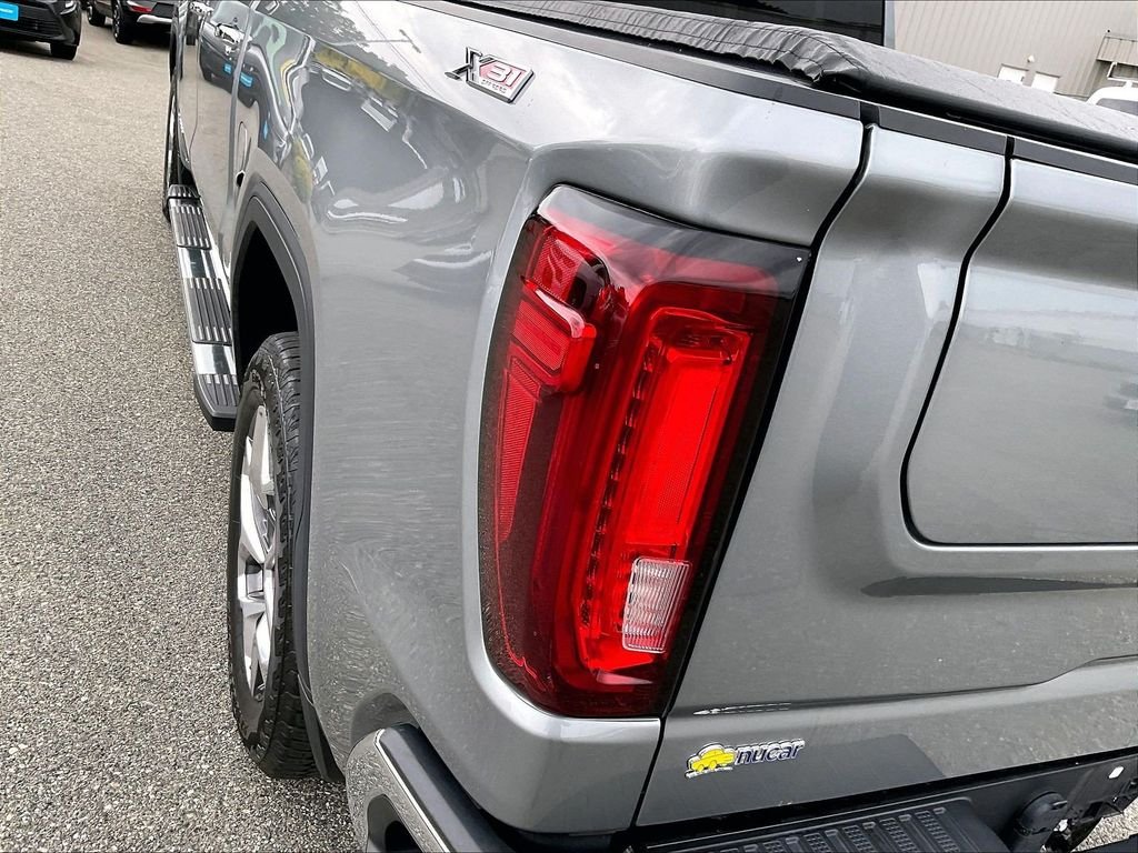 Used 2023 Silver GMC SLT image 34