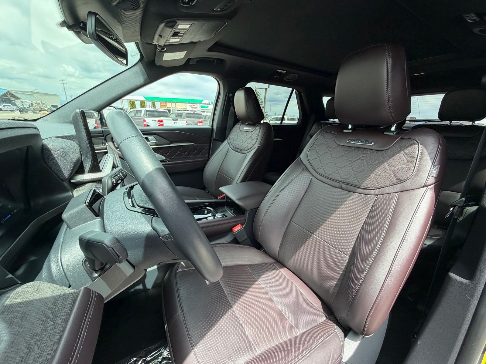 Used 2025 Gray Metallic Ford Platinum image 12