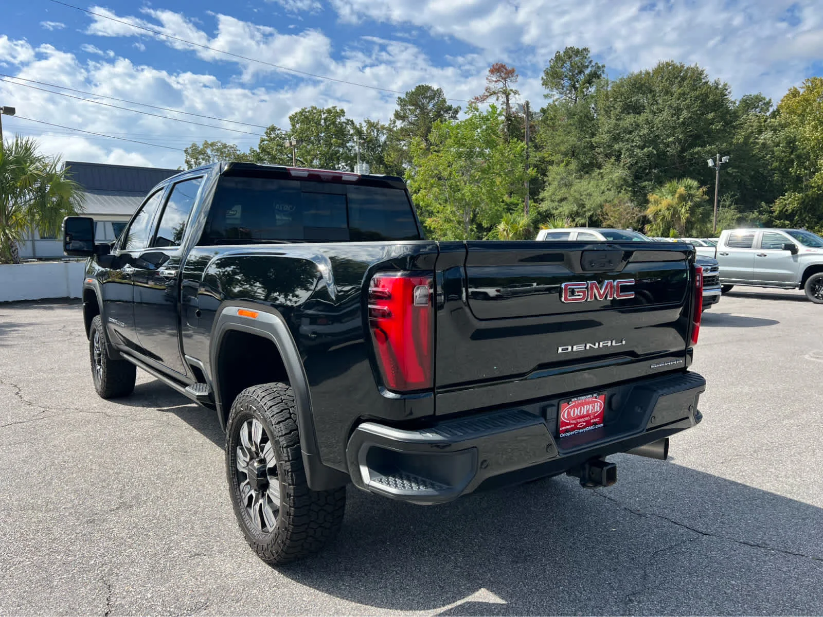 Used 2024 Onyx Black GMC Denali image 4