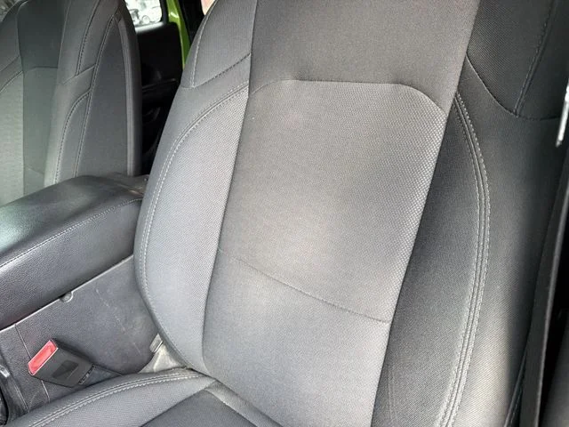 Used 2019 Green Jeep Unlimited Sport image 9