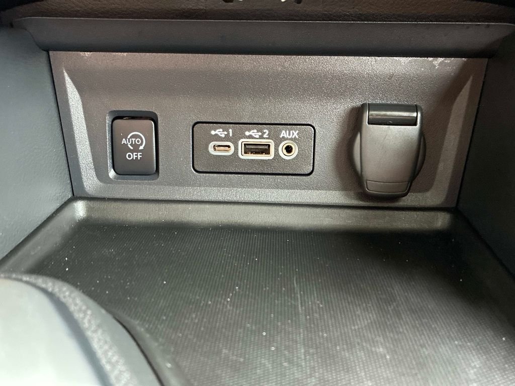 Used 2025 Gray Nissan SV image 29