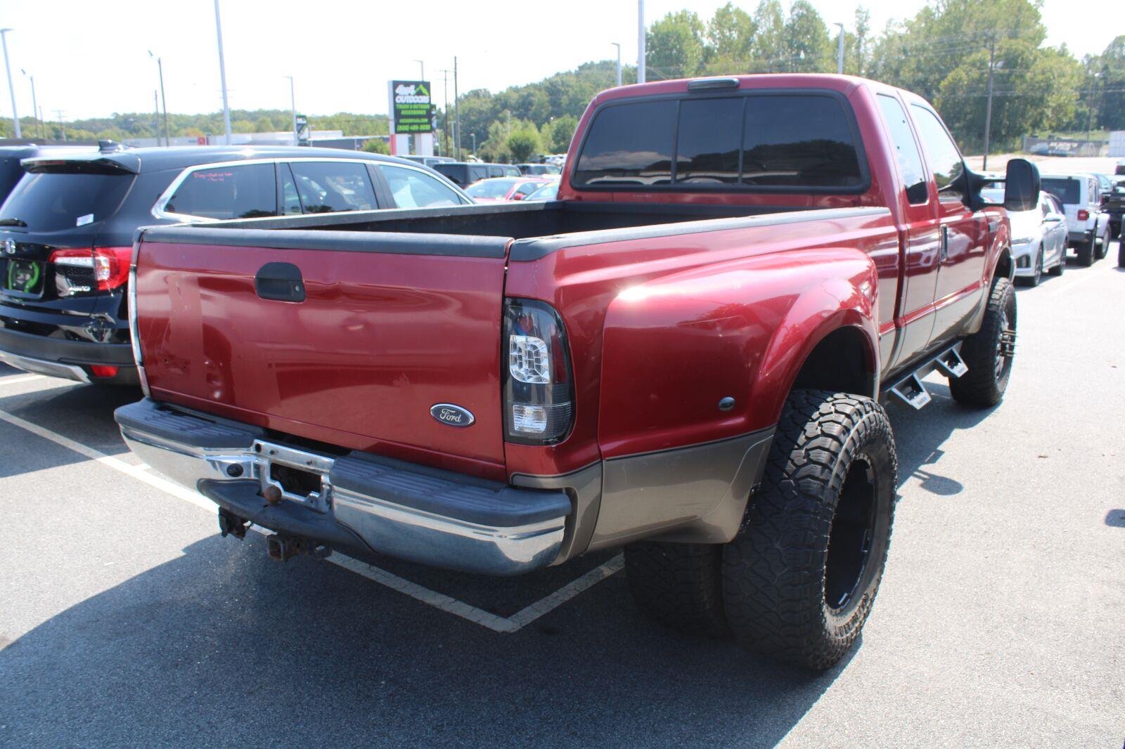 Used 2003  Ford Lariat image 4