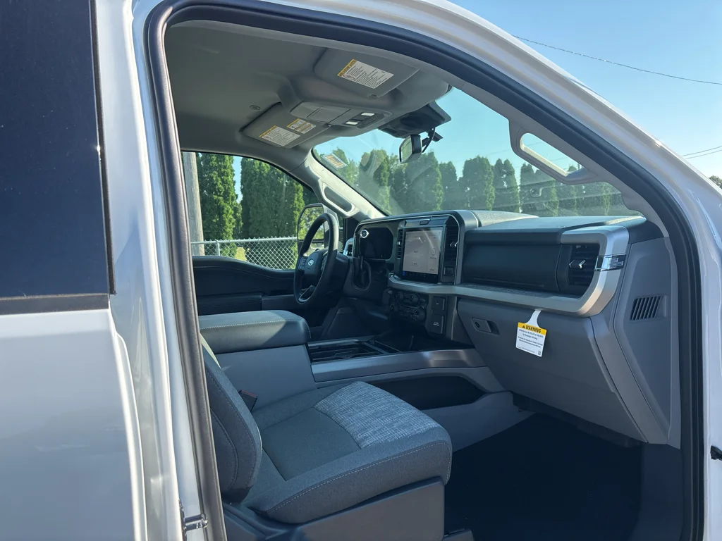 New 2026 Oxford White Ford F-250® XLT image 14