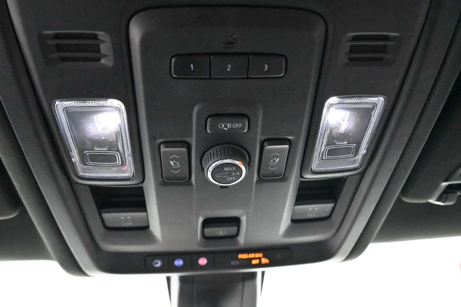 Used 2022 SUMMIT WHITE GMC SLT image 30