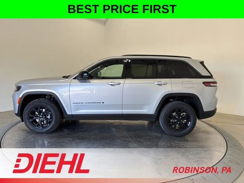 New 2026 Silver Zynith Exterior Paint Jeep Altitude image 4