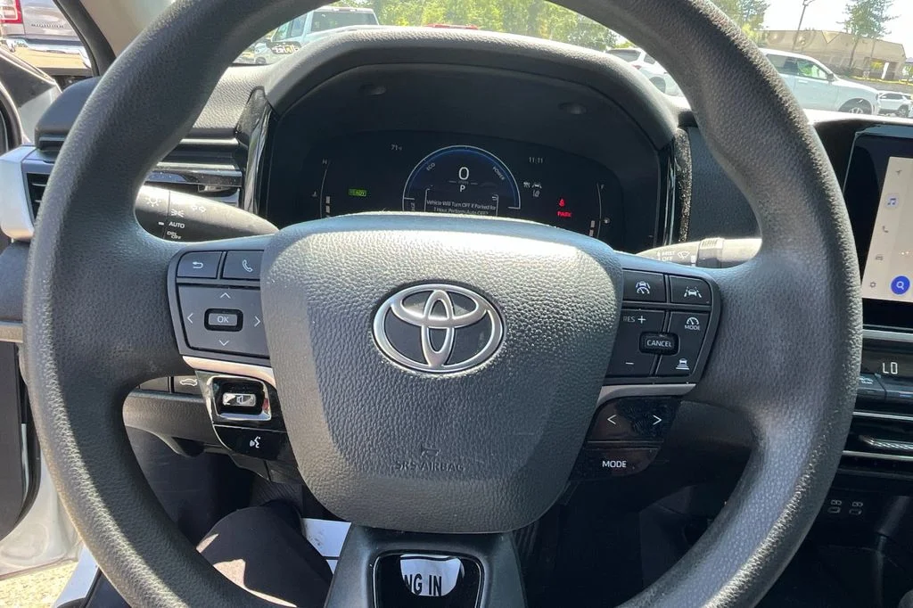 Used 2025 White Toyota LE image 32