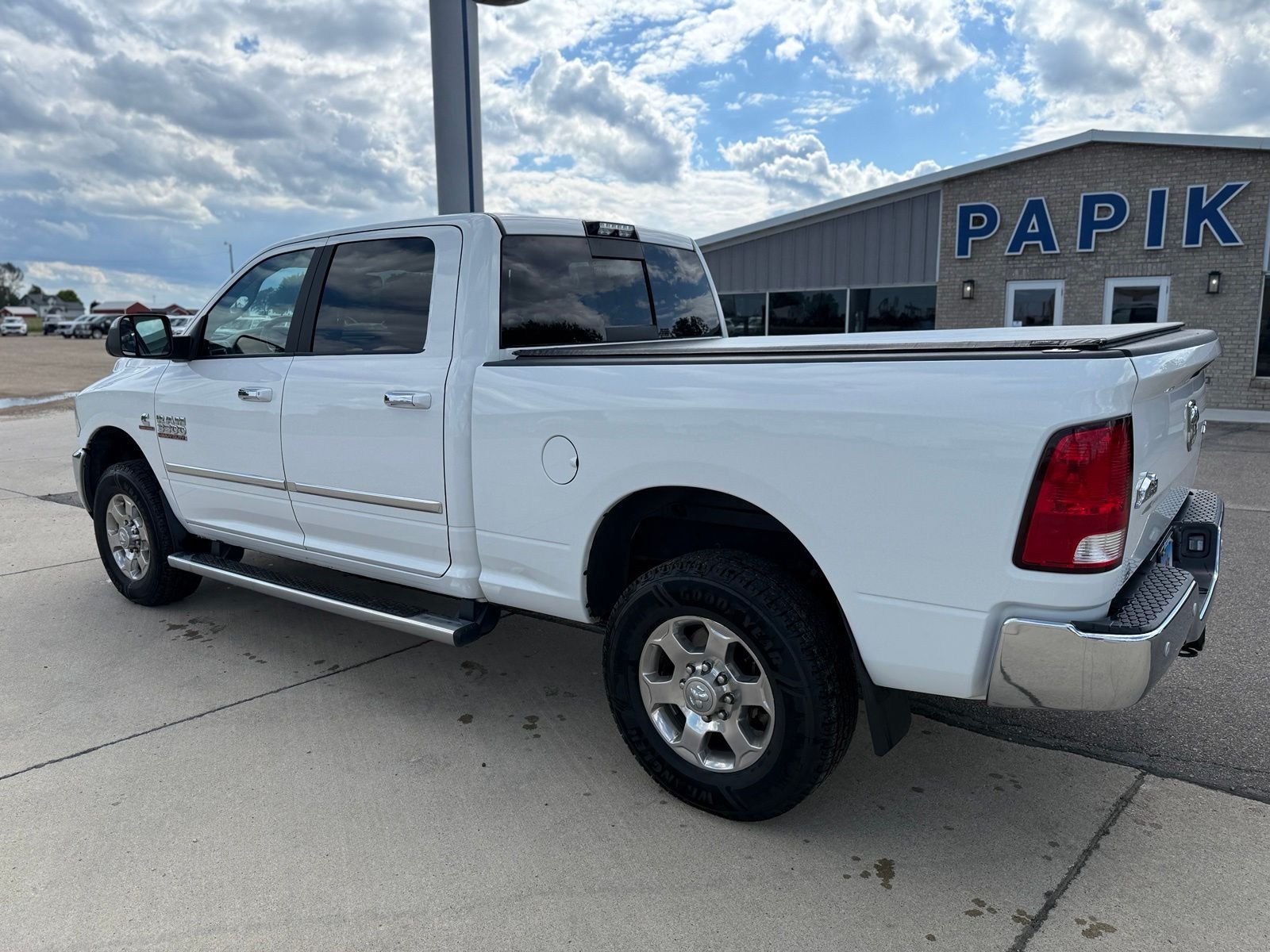 Used 2018 Bright White Clearcoat Ram Big Horn image 5