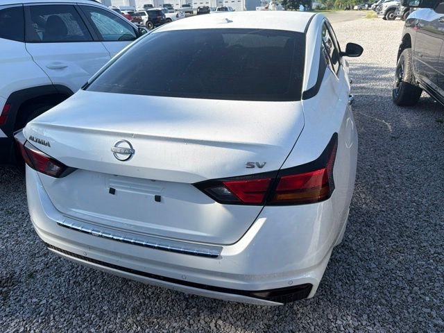 Used 2023 White Nissan 2.5 SV image 6