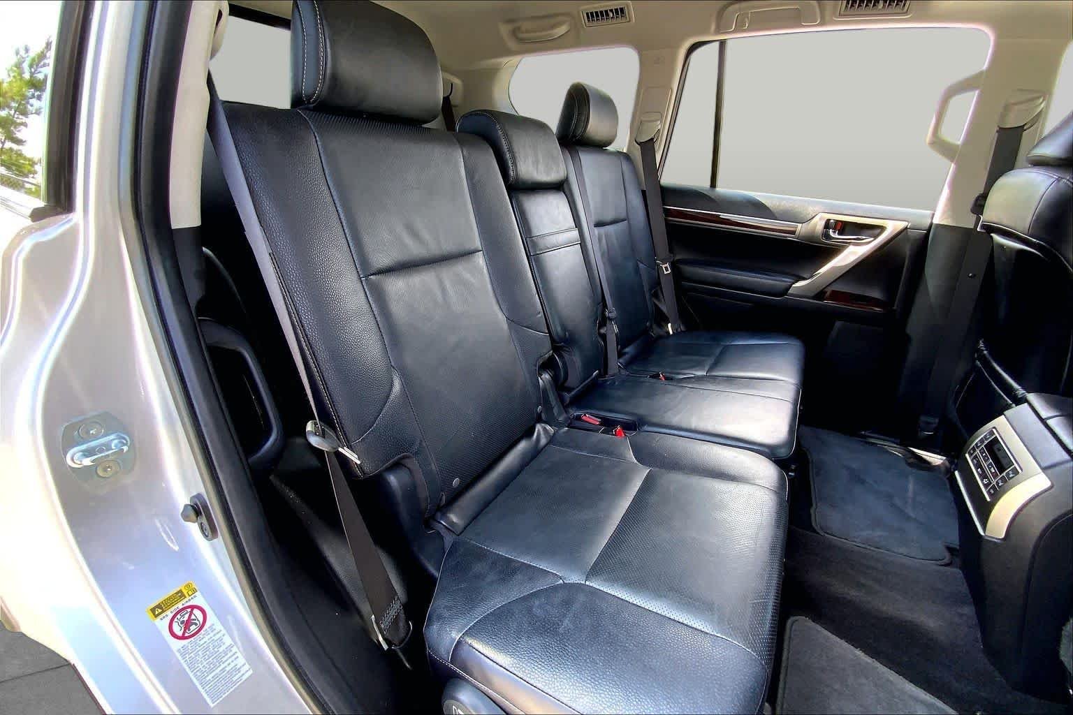 Used 2015 Silver Lining Metallic Lexus  image 19