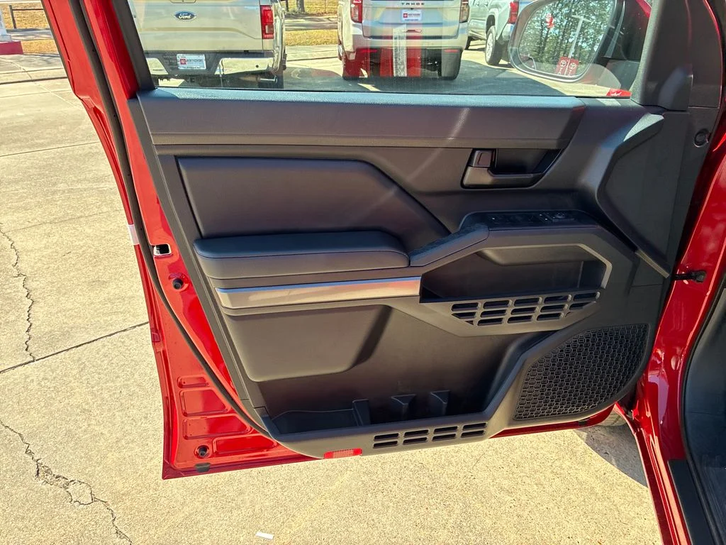 2026 Toyota Tacoma SR5 - Photo 12