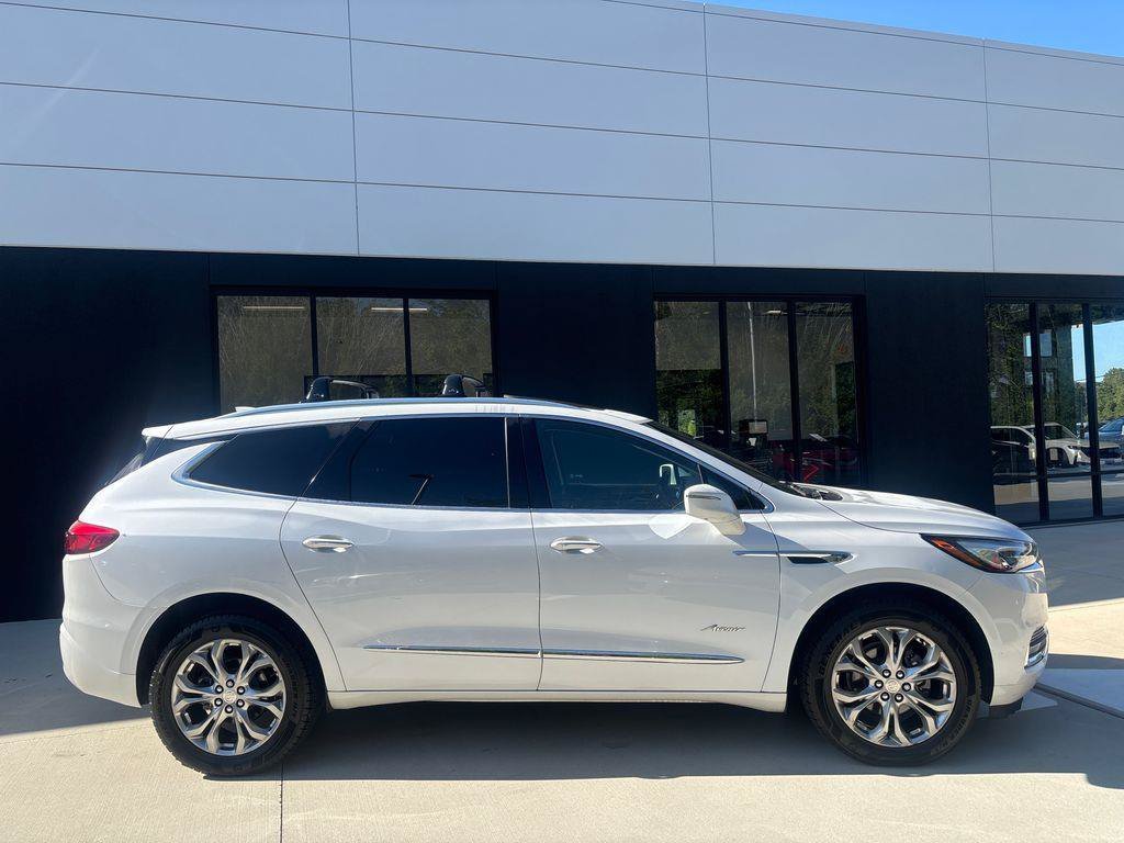 Used 2020 White Buick Avenir image 3