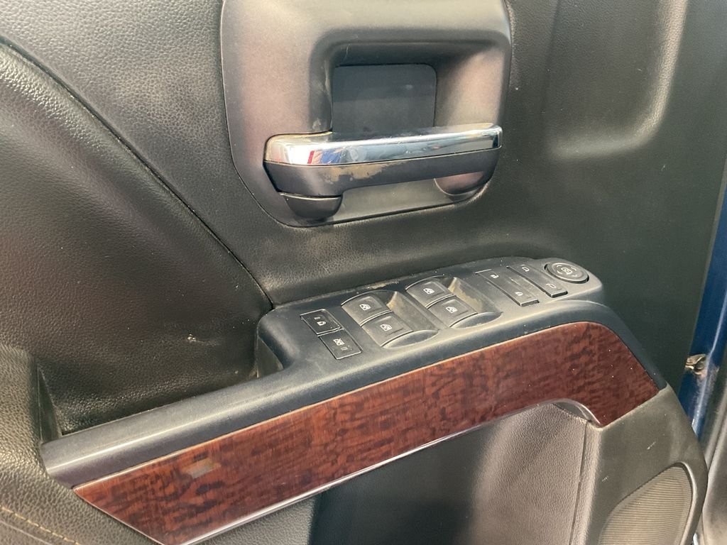 Used 2017 Blue GMC SLE image 13