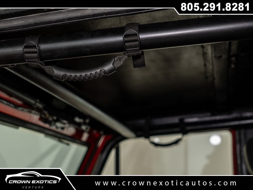 Used 1972  Ford 2dr Convertible image 28