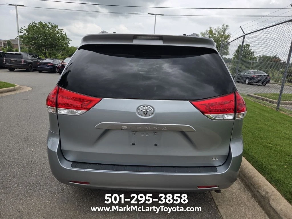 Used 2013 Silver Toyota LE image 9