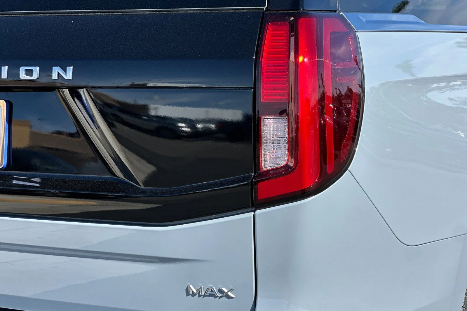 New 2026 Glacier Gray Metallic Tri-Coat Ford MAX Active image 27
