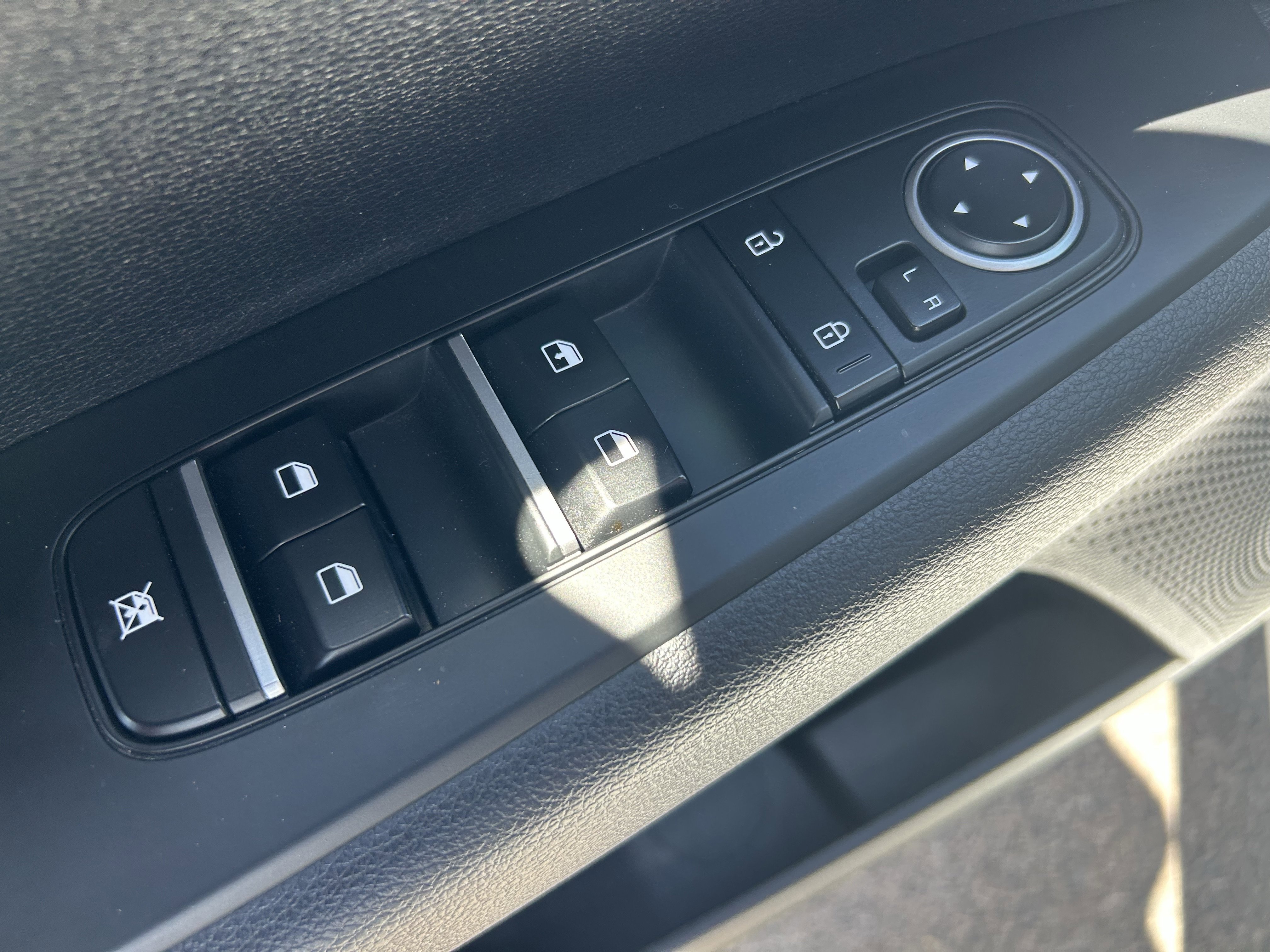 2022 Kia FORTE LXS - Photo 28