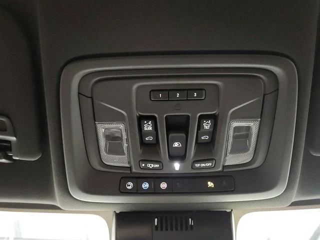 Used 2024 Black Chevrolet High Country image 29