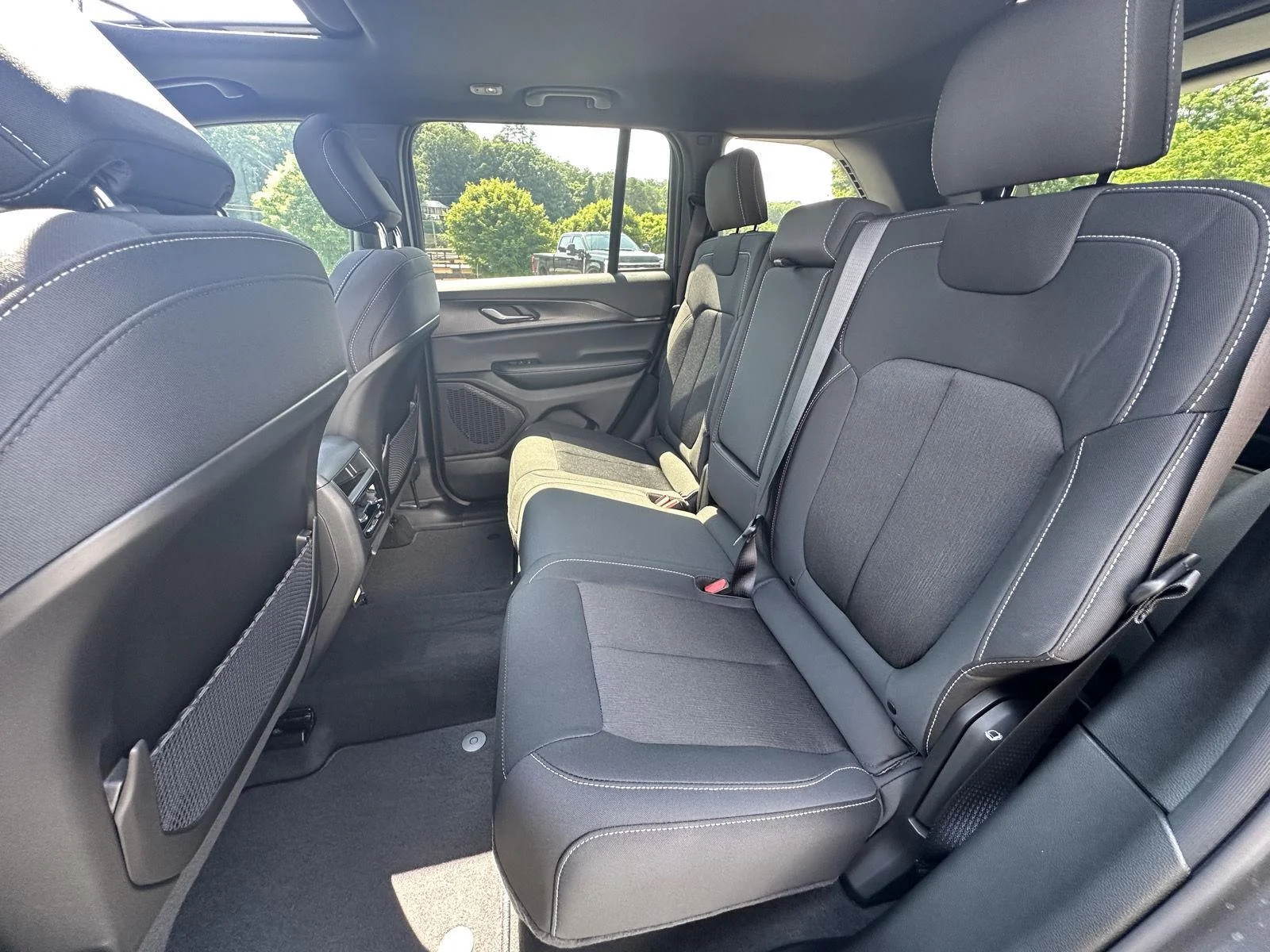 New 2026 Baltic Gray Metallic Clearcoat Jeep Laredo X image 11