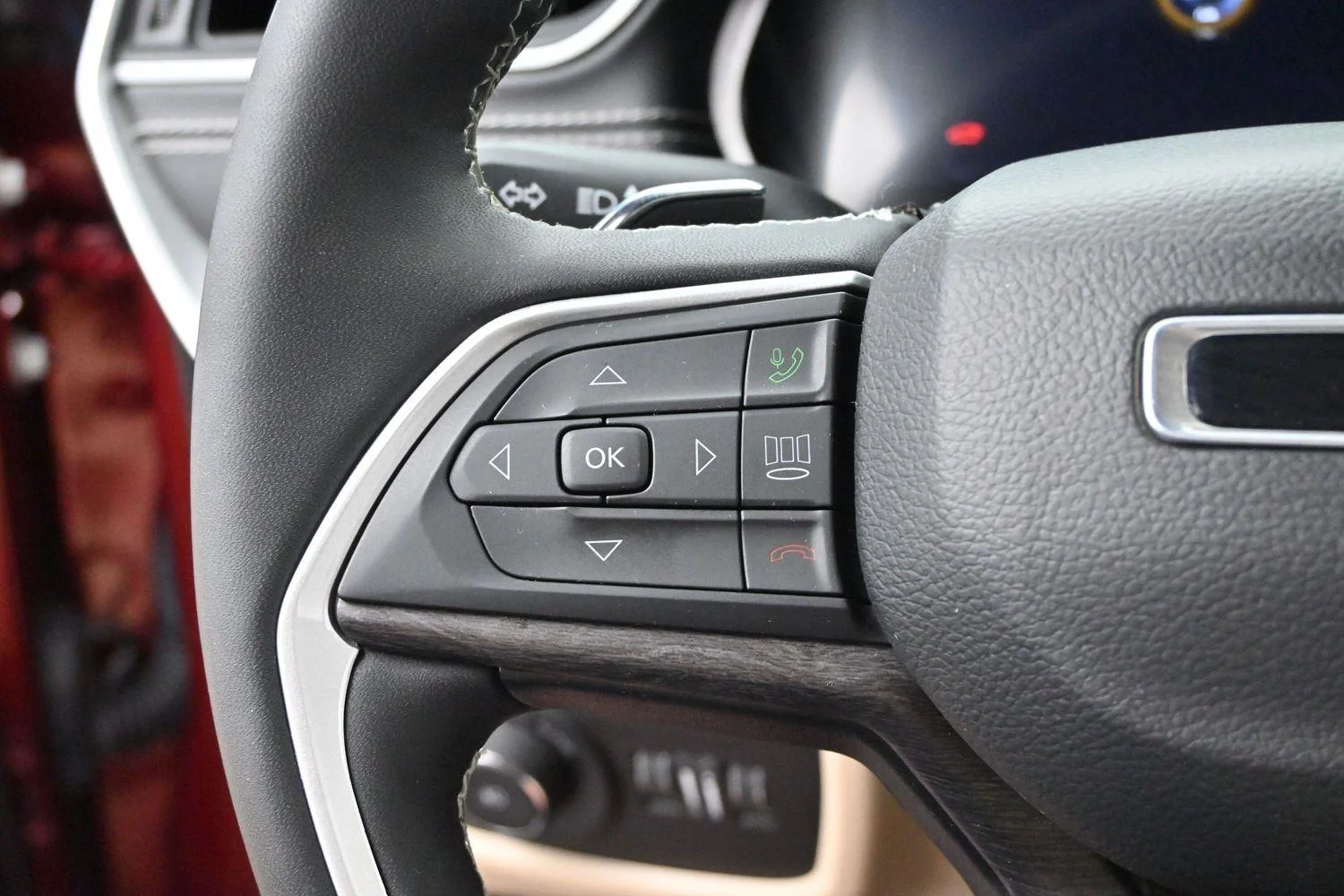 Used 2023 Velvet Red Pearlcoat Jeep Limited image 18