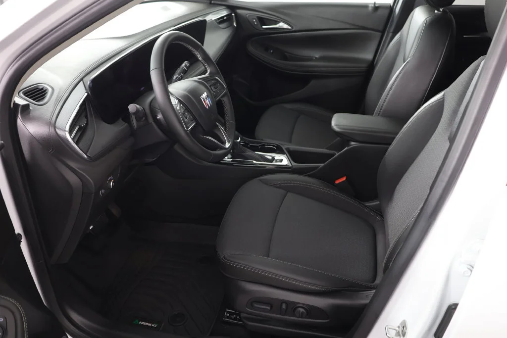 Used 2026 Summit White Buick Preferred image 18