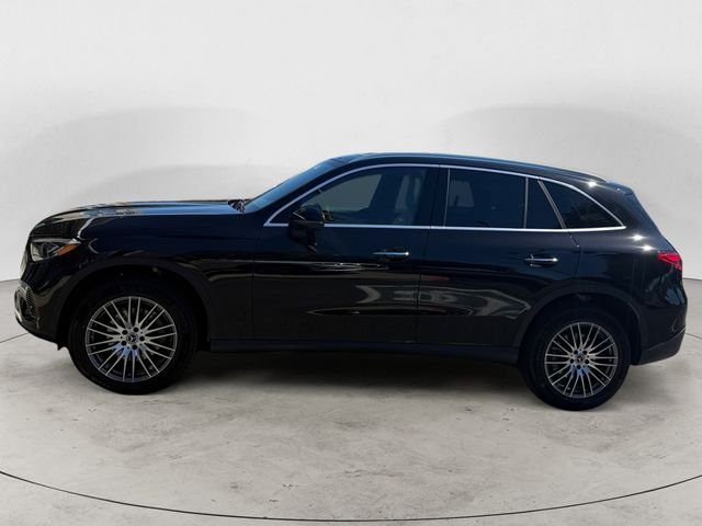 New 2026 Obsidian Black Metallic Mercedes-Benz GLC 300 image 2