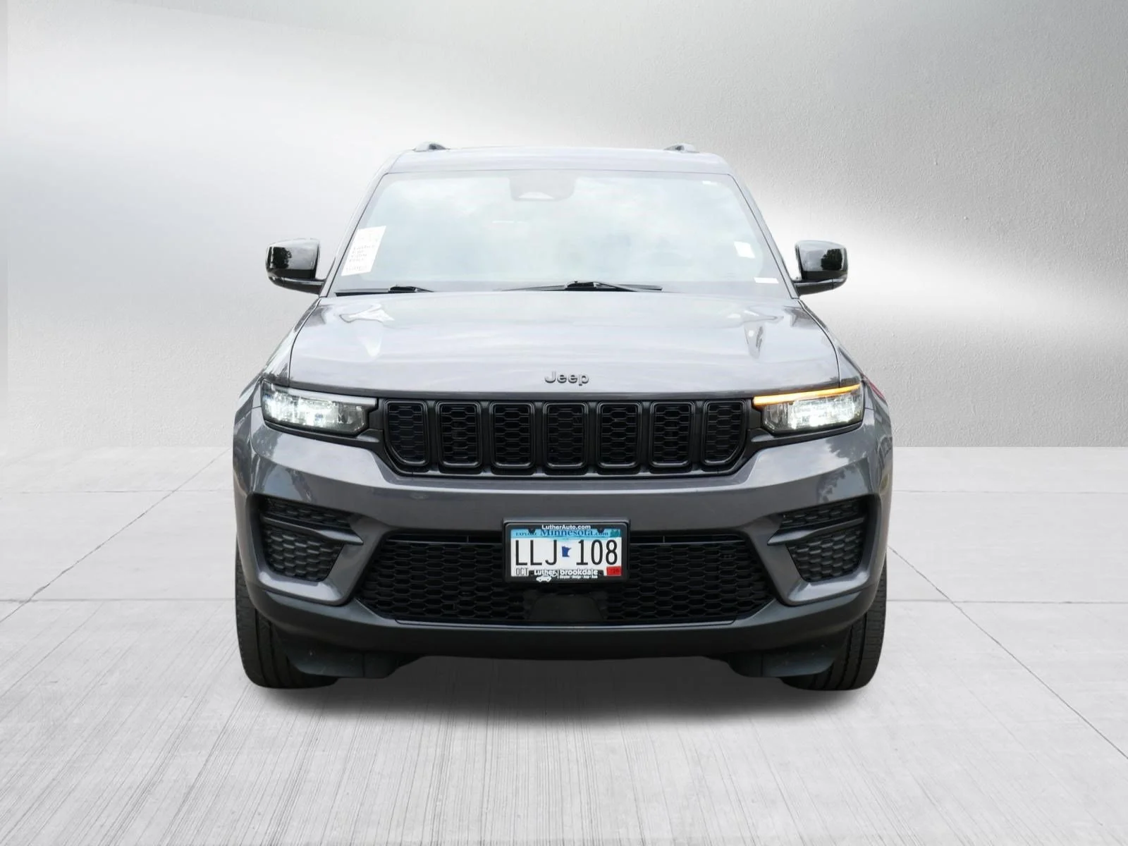 Used 2023 Baltic Gray Metallic Clearcoat Jeep Altitude X image 2