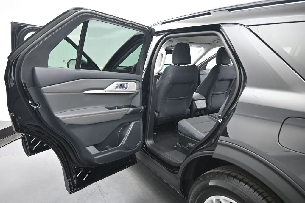 New 2026 Agate Black Metallic Ford Active image 17