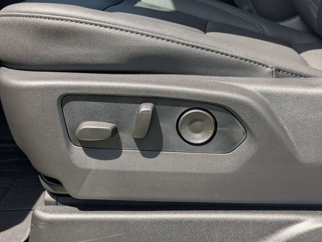 New 2026 Summit White Chevrolet LT image 21