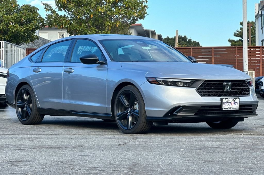 New 2025 Solar Silver Metallic Honda Sport-L image 2