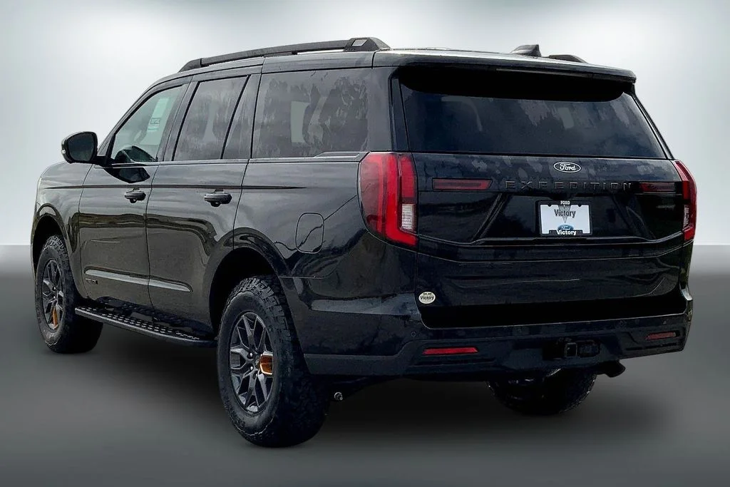New 2026 Agate Black Metallic Ford Tremor image 3