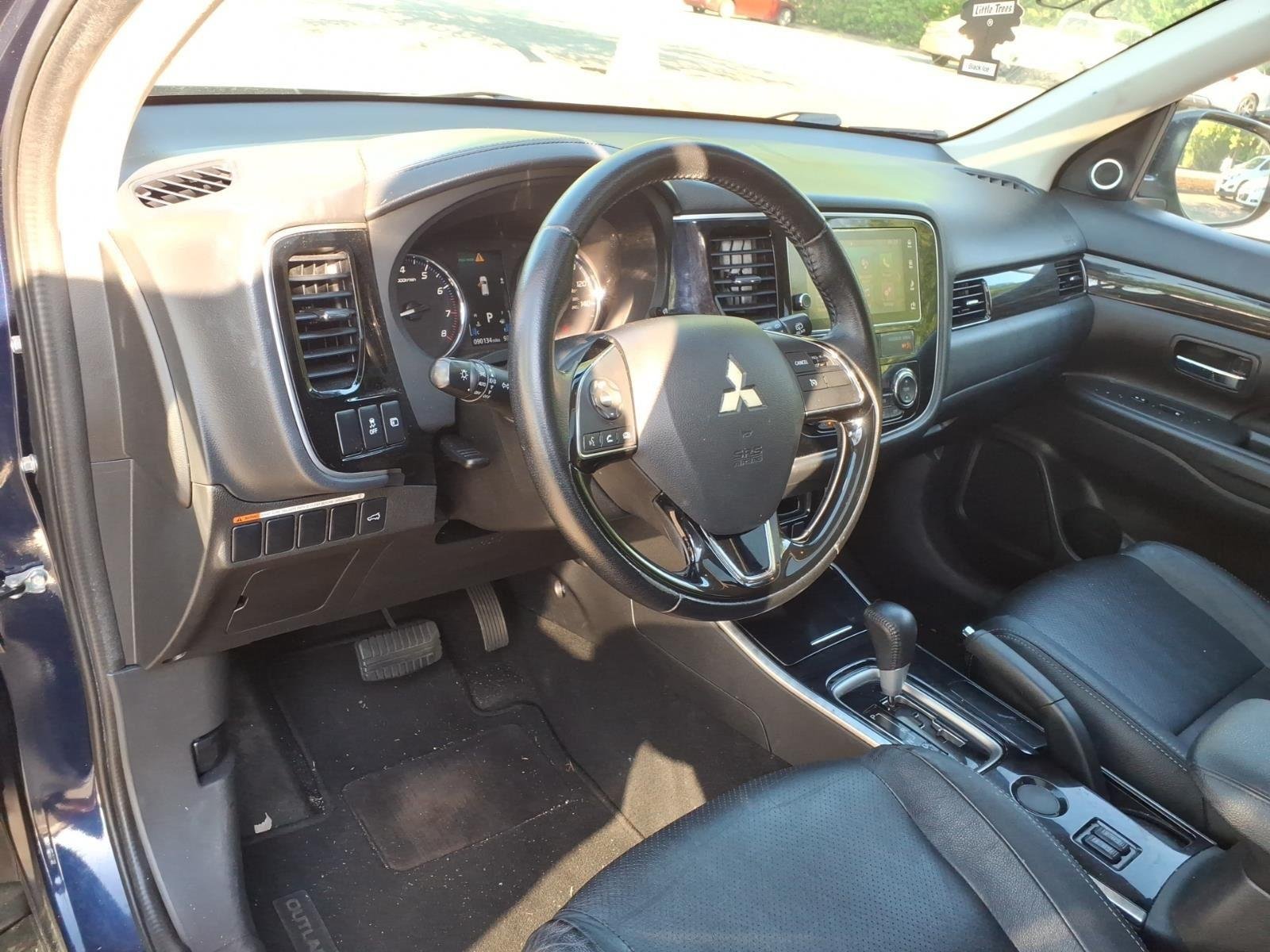 Used 2017 Cosmic Blue Metallic Mitsubishi SEL image 28