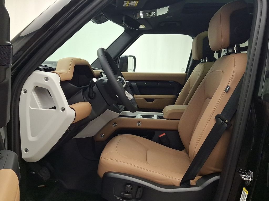 New 2026 Santorini Black LAND ROVER X-Dynamic SE image 9